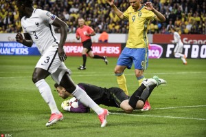  奎维利鲁昂补时绝平，法甲读秒阶段惊心动魄  