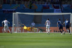  德甲老将传奇仍在续写，岁月沉淀铸就球场智慧