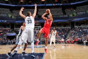  戈贝尔防守建功森林狼主场力擒掘金