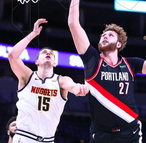  美因茨攻防转换流畅打出精彩团队配合