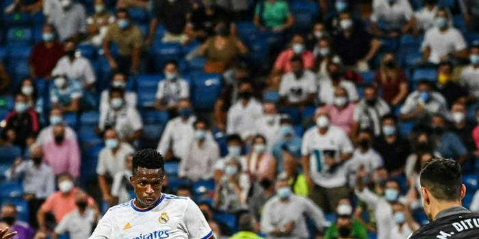  兰斯主场遭遇黑色十分钟，法甲保级形势急转直下